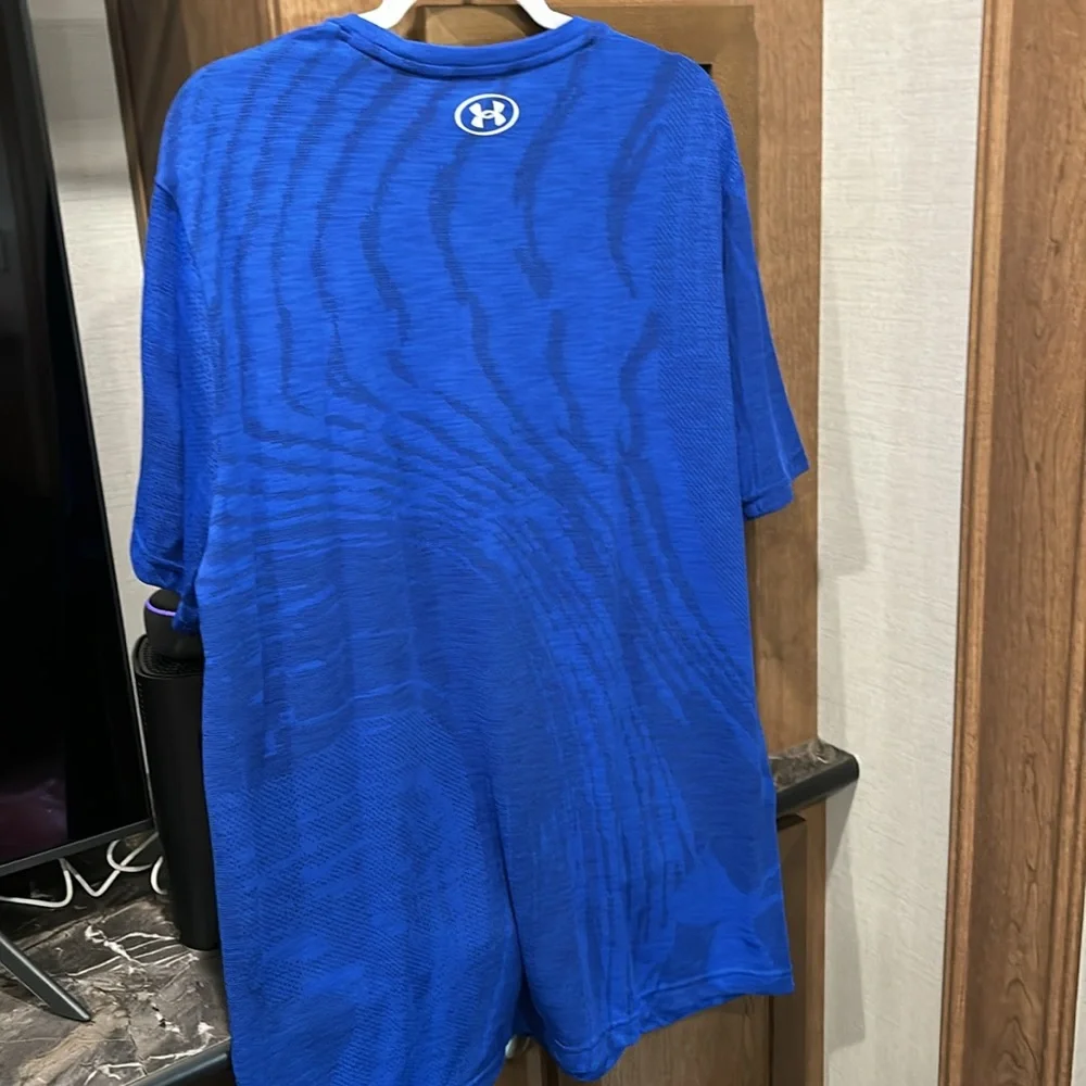 New Men’s Under Armour Tshirt